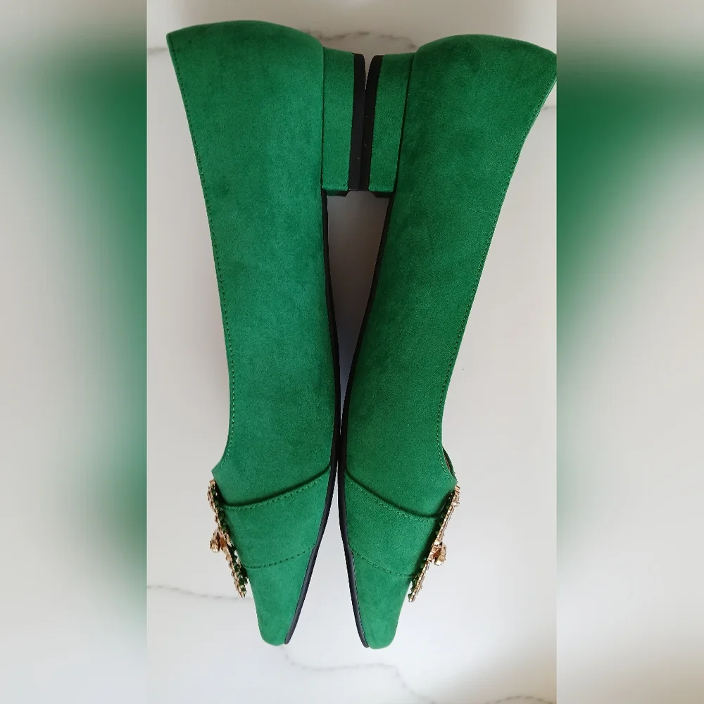 NWOT Elegant Green Faux Suede Women's Shoes with Gold-tone Embellished Buckle - Picture 6 of 8